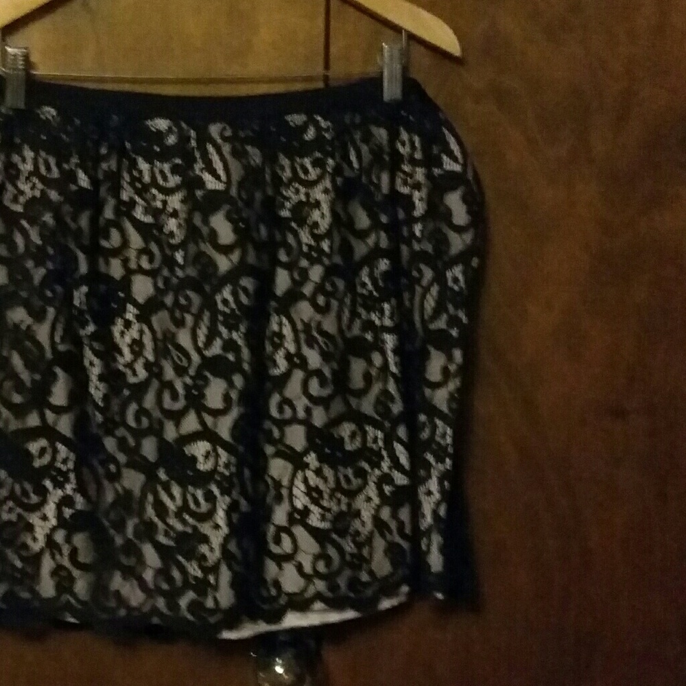 NWT ANN TAYLOR LOFT - Black Lace Skirt - 14